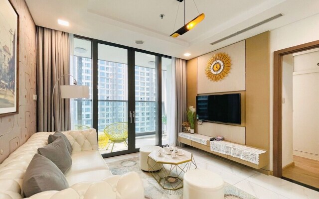 DongDong Skyview APT in Landmark81 Tower