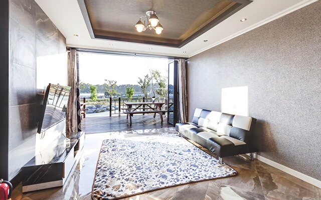 Namhae Rabyeol Pension