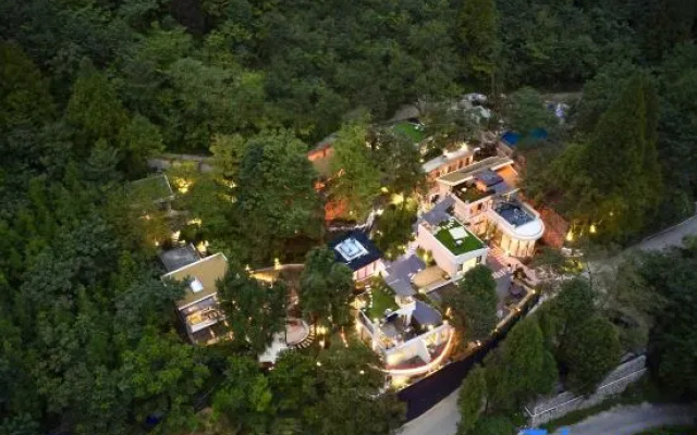 Jingshan Zhidu Forest Hot Spring B&B (Qingcheng Back Mountain Scenic Area Branch)