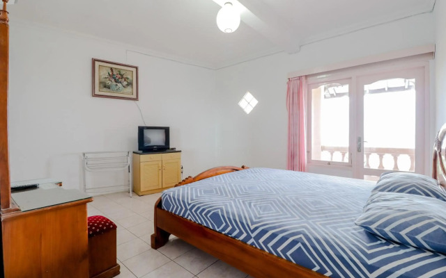 Adinda Beach Hotel and Villa by ZUZU