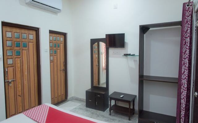 Oyo 11743 Hotel Shree Krishna