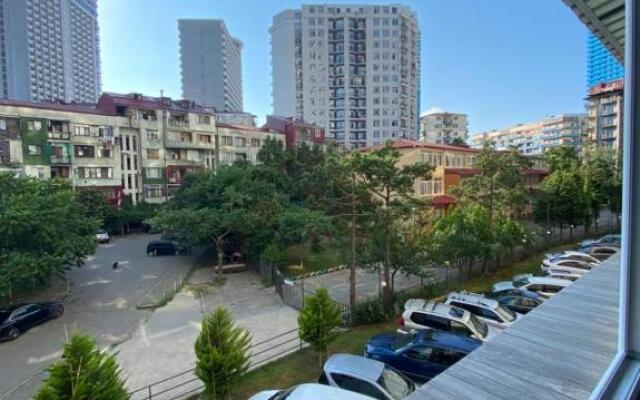 Уютная новая квартира на пиросмани 18D