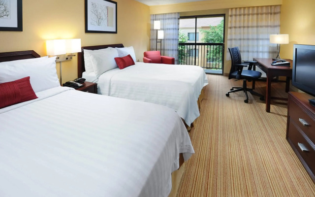 Courtyard by Marriott Houston Hobby Airport