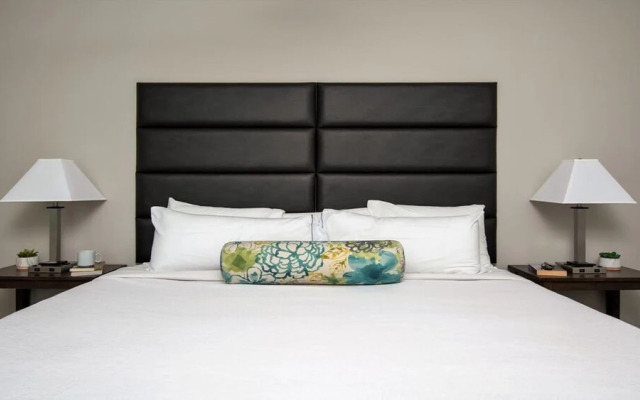 Bold Cozysuites W/Pool, Gym, Roof #10