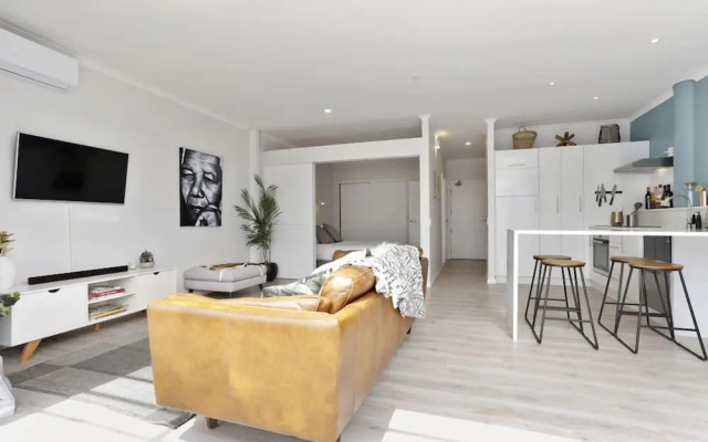 Zodiaks Princes Wharf 1 Bedroom Apartment