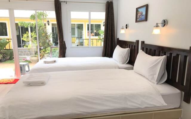 Baan Chang Residence