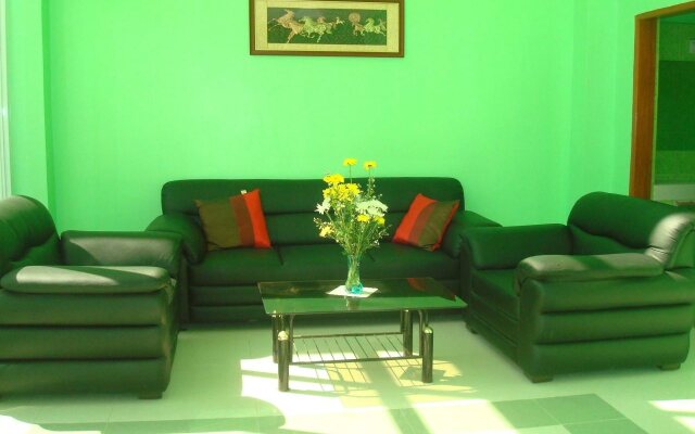 Riverview Royale Hotel