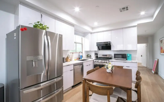 Stylish Private Room by Downtown LA