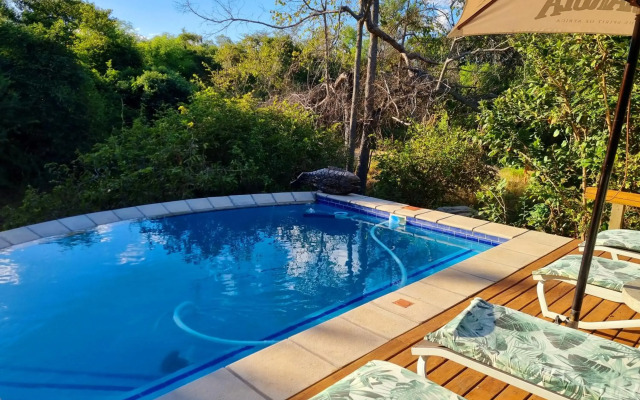 Kingfisher Creek Safari Lodge