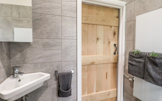 The Snug at Pickelden Farmhouse