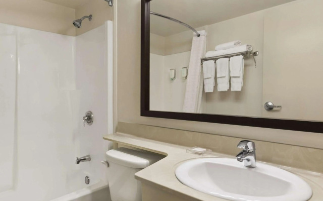 Travelodge Suites by Wyndham Moncton