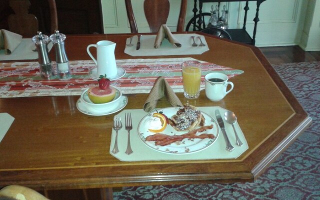 Ivy Lodge Bed & Breakfast