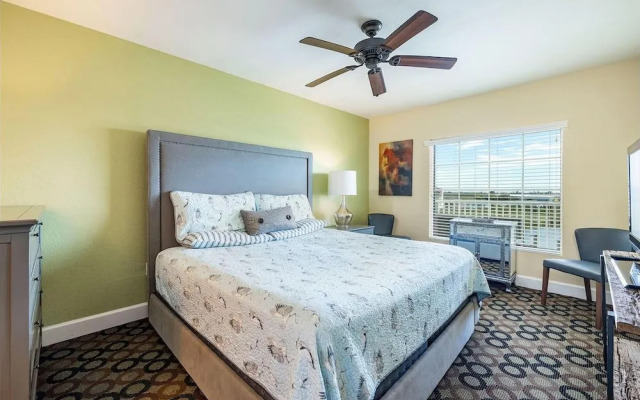 Harbourside 7716- Splash On The Rocks