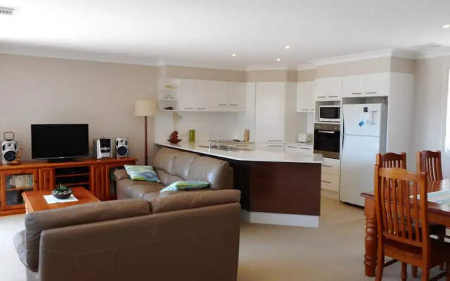 Turtle Grove Unit No 5 at South West Rocks