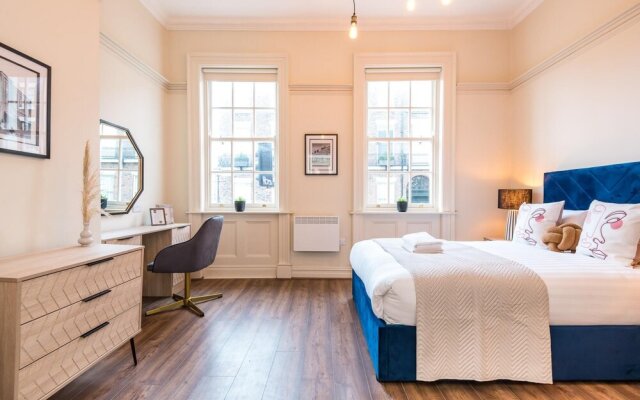 Host Apartments Grand Townhouse in Central Liverpool Sleeping up to 20 Guests
