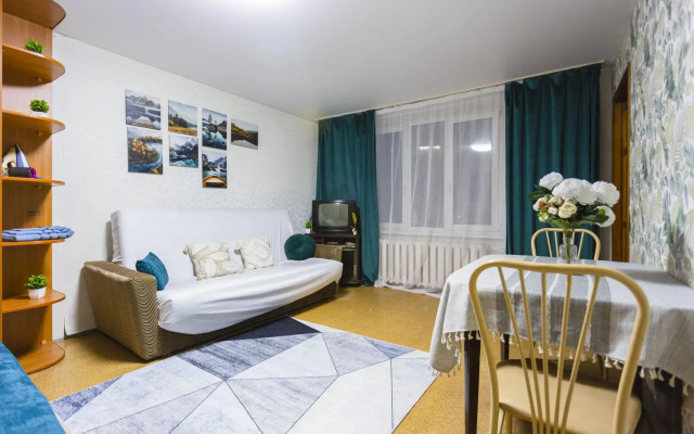 Moment House on 47 Belovezhskaya Street