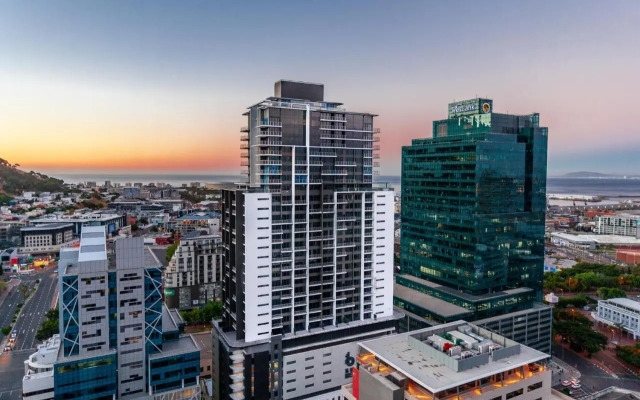 Luxuriuous 1 Bedroom in 16 on Bree