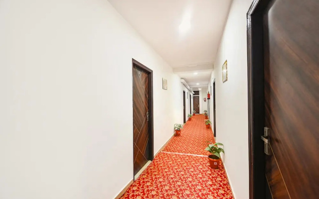 Fabhotel Silver Stone