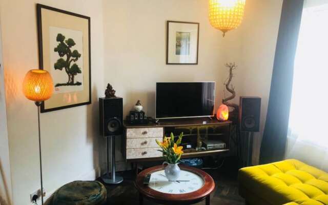 Renovated 2 Bedroom Home in The Liberties