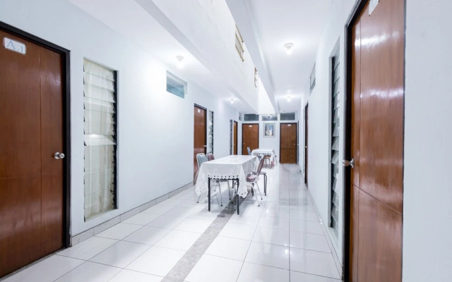 Cemara Gading by OYO Rooms