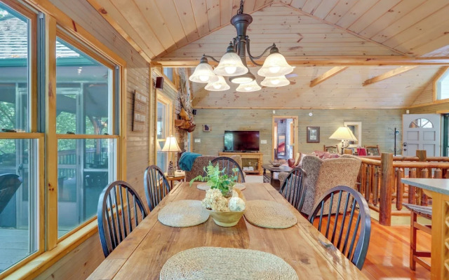 Hot Tub, Decks & Creek Access: Mccaysville Cabin!