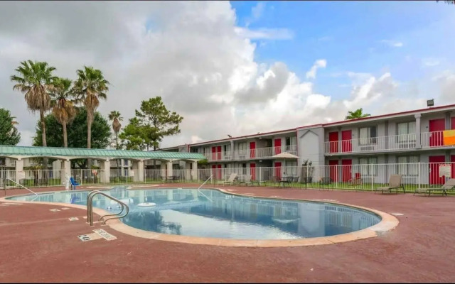 Motel 6 Houston, TX - East