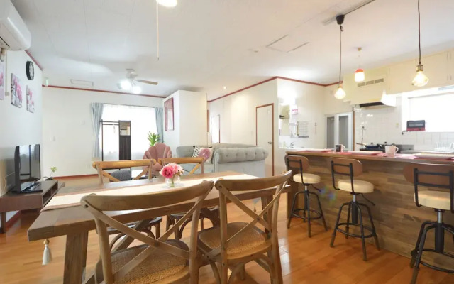 Sobe House in Yomitanson