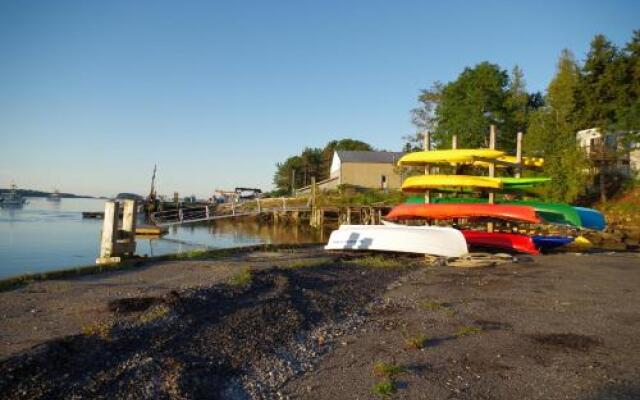 Quahog Bay Inn