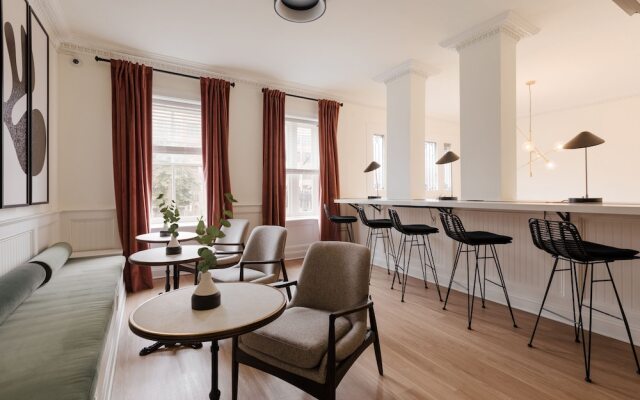 Dupont Circle Embassy Inn by FOUND