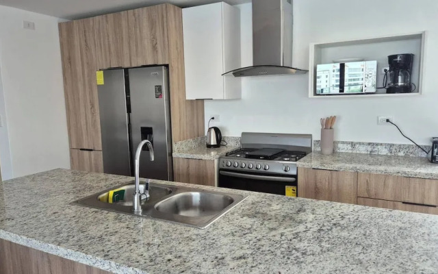 Luxury Beach Penthouse Jacuzzi & Lagoon View