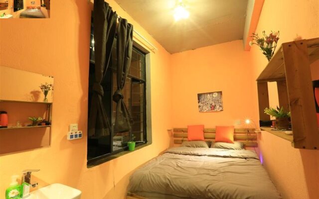 1975 Chongyu Hostel