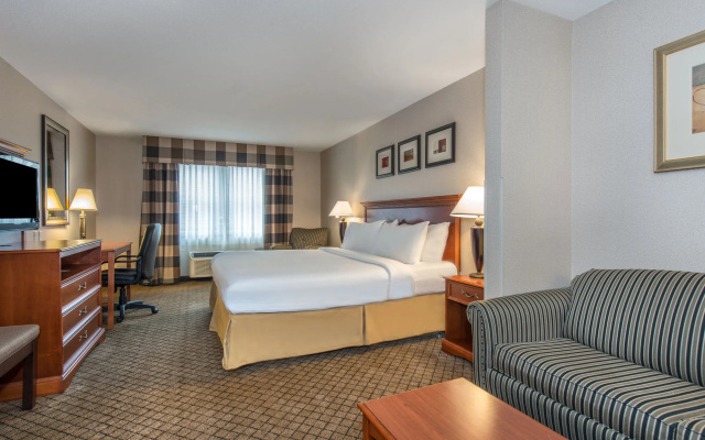 Holiday Inn Express Hotel & Suites Tilton - Lakes Region