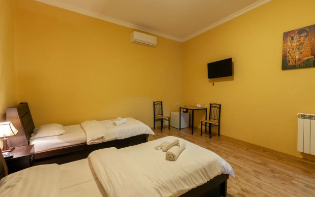 Hotel Nine