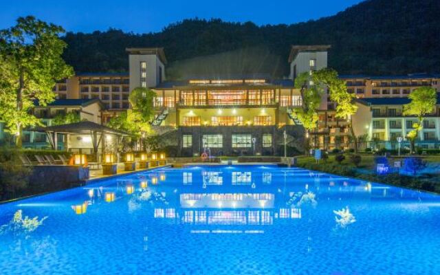 Bjg Swan Lake Hot Spring Hotel