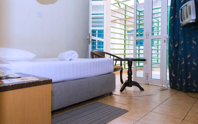 Aponye Hotel