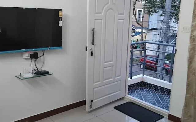 SLV Aashraya Apartment Stay