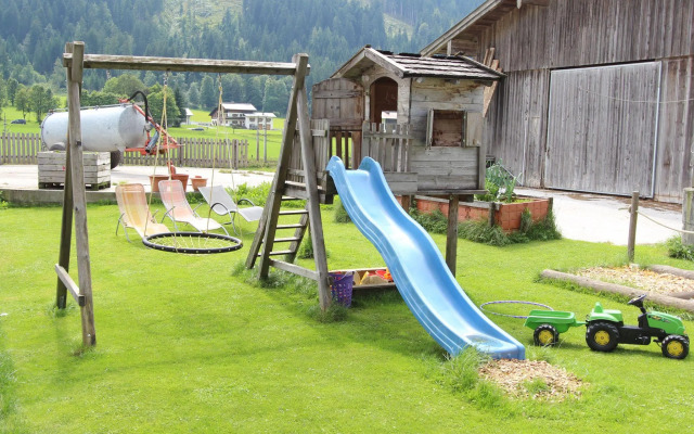 Apartment Leogang Near Ski Slopes