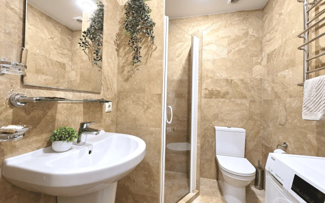 Deluxe apartment on Berezovaya Street