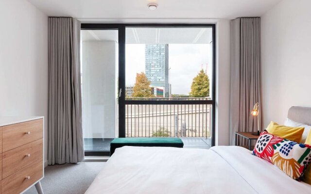 Modern 1 Bed Apt W/balcony nr Olympic Park, Zone 2