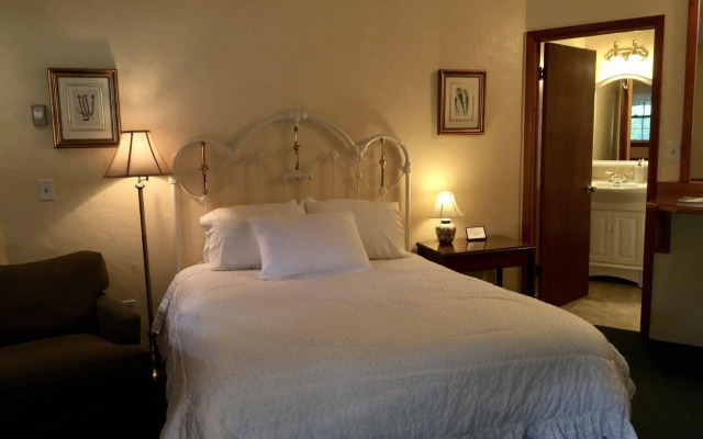 Outpost Inn
