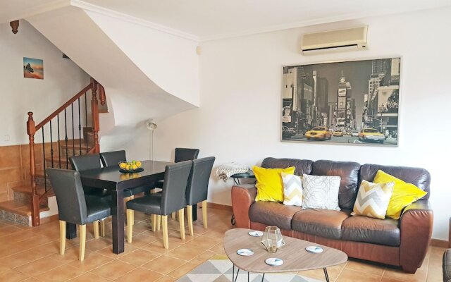 Three Double Bedroom Townhouse in Lovely Village
