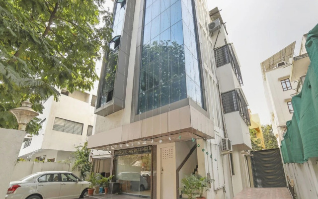 Oyo 22397 S-Cube Service Apartments