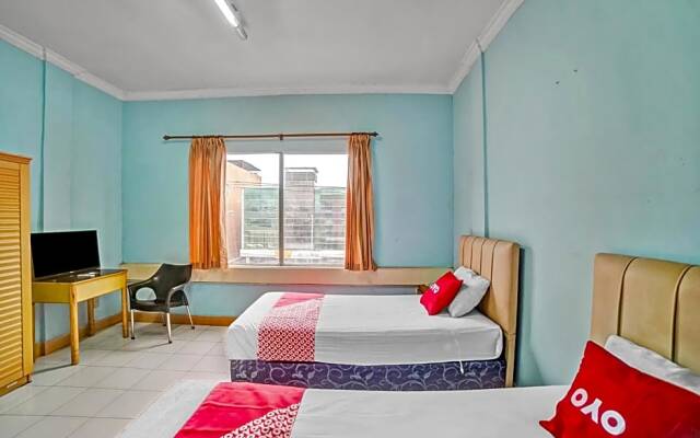 OYO Flagship 90759 Beatrix Apartment