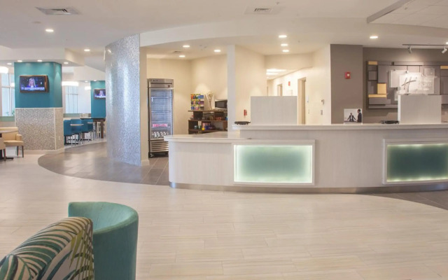 Holiday Inn Express & Suites Panama City Beach - Beachfront by IHG
