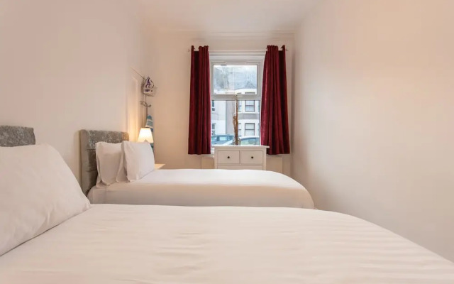 Glebe Street Apartment - Sleeps 4