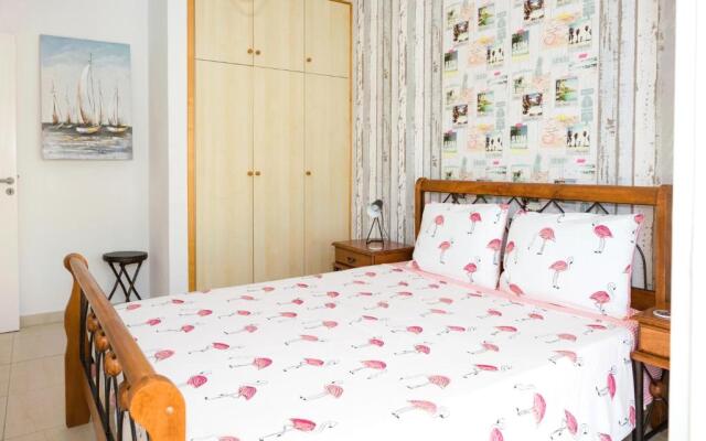 SOFIA APARTMENT 700m away from the beach