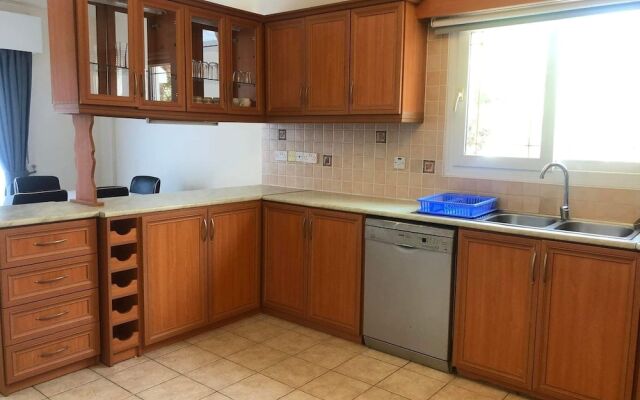 Villa Green Palace, Private Pool, Sea & Mountain Views , Spacious & Beautiful