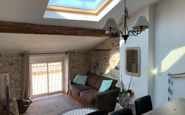 Loft 3 pièces dans vieil Antibes