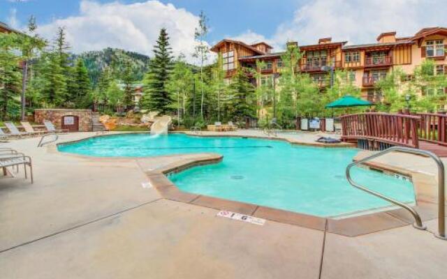 Eagle Springs East 207: Resting Moose Suite