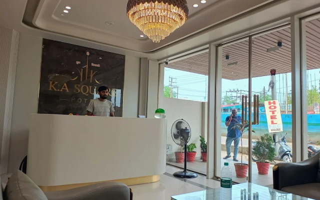 Hotel K A Square